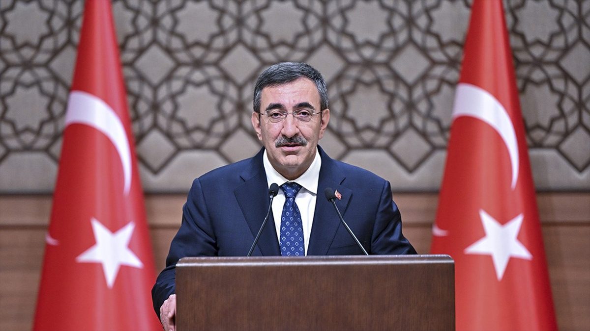 Cumhurbaşkanı Yardımcısı Cevdet Yılmaz, "Temel öncelik olarak gördüğümüz enflasyonla mücadelemizi