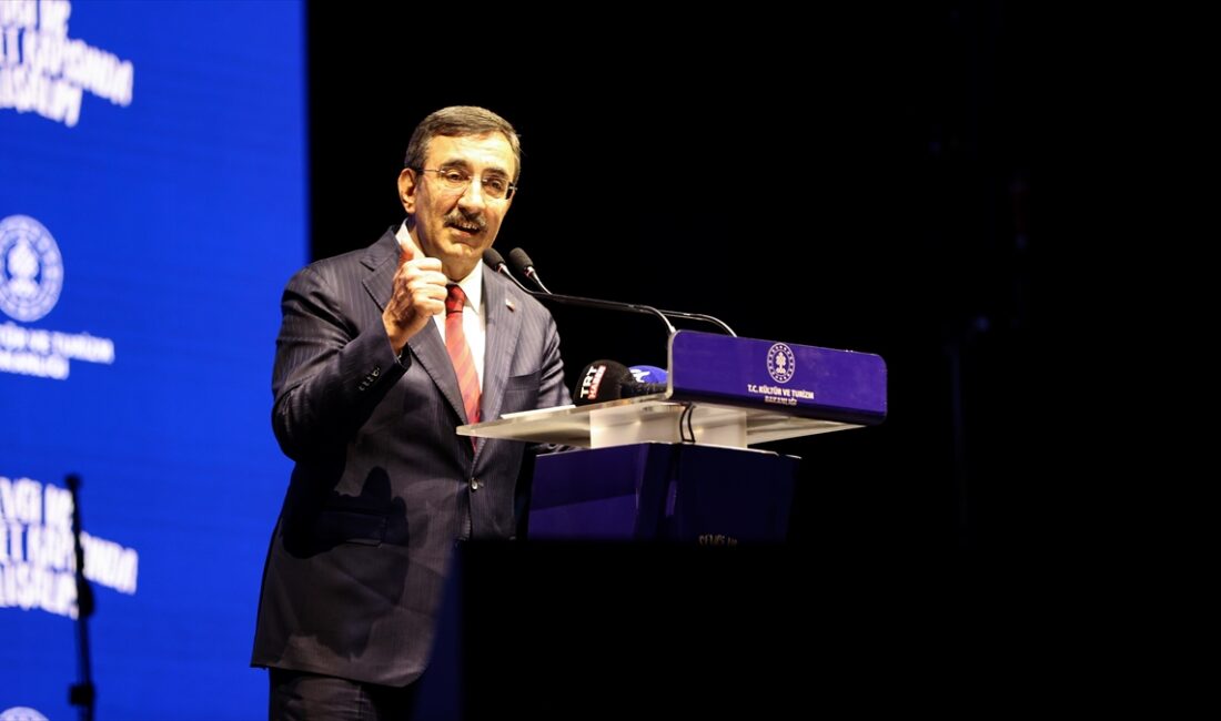 Cumhurbaşkanı Yardımcısı Cevdet Yılmaz, "Türkiye Yüzyılı'nı, doğusuyla, batısıyla, kuzeyiyle, güneyiyle