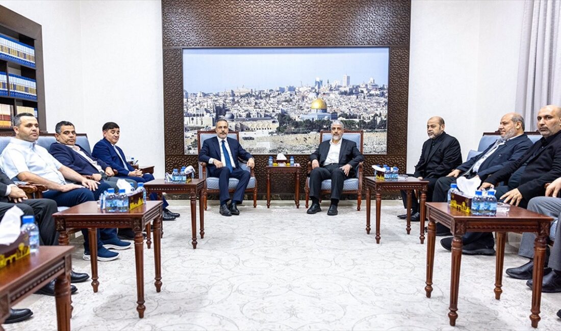 Dışişleri Bakanı Hakan Fidan, Katar'ın başkenti Doha'da Hamas yöneticilerine taziyelerini