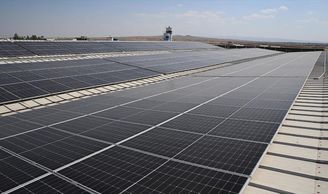 Diyarbakır Organize Sanayi Bölgesi'nde (OSB) 67 fabrikanın enerjisi, güneş enerjisi