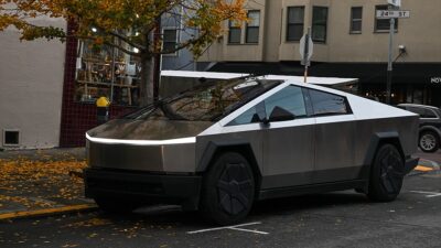 Amerikalı elektrikli araç üreticisi Tesla'nın sahibi Elon Musk, Rusya Federasyonu'na