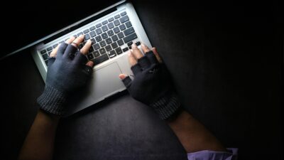 Erişimin kısıtlandığı web sitesi ve uygulamalara erişmek için VPN (sanal