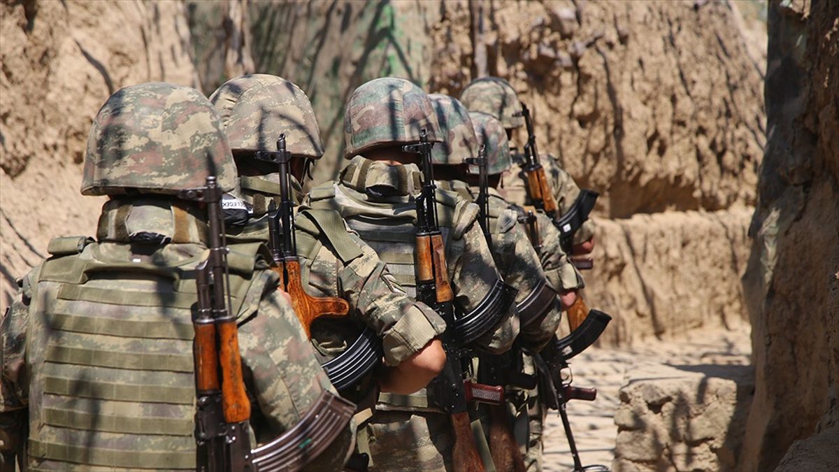 Azerbaycan Savunma Bakanlığı, Ermenistan birliklerinin Kelbecer'deki Azerbaycan mevzilerine ateş açtığını