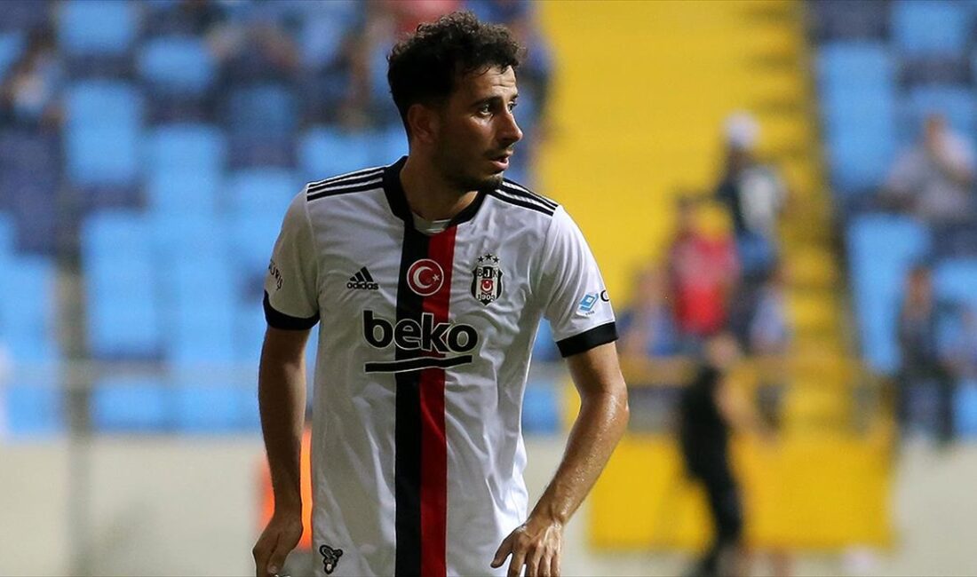A Milli Futbol Takımı'nın ve Beşiktaş'ın eski futbolcusu Oğuzhan Özyakup,