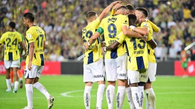 Fenerbahçe, Trendyol Süper Lig'in 4. haftasında konuk ettiği Corendon Alanyaspor'u