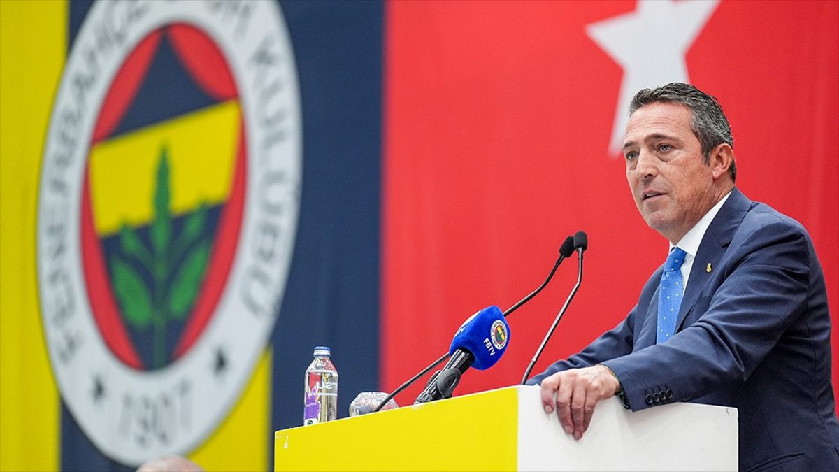 Fenerbahçe; Josef de Souza, Guiliano, Eljif Elmas, Vedat Muriç, Kim