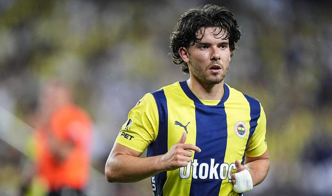 Fenerbahçe Kulübü, milli futbolcu Ferdi Kadıoğlu'nun transferi konusunda İngiltere Premier