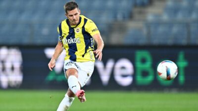 Fenerbahçe Kulübü, Sloven orta saha oyuncusu Miha Zajc'ın Fransa 1.