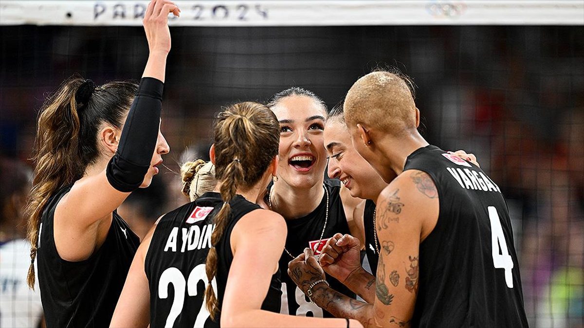 A Milli Kadın Voleybol Takımı, Paris 2024 Olimpiyat Oyunları'ndaki ikinci