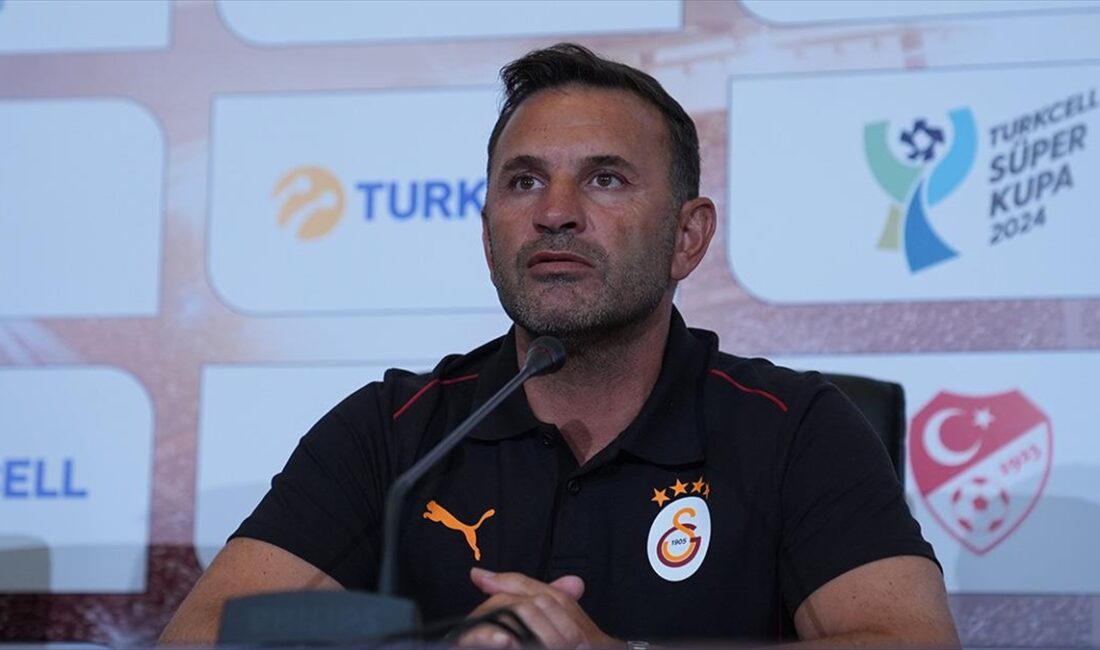 Galatasaray Teknik Direktörü Buruk, "Türk futbolu için hepimizin üstüne düşen