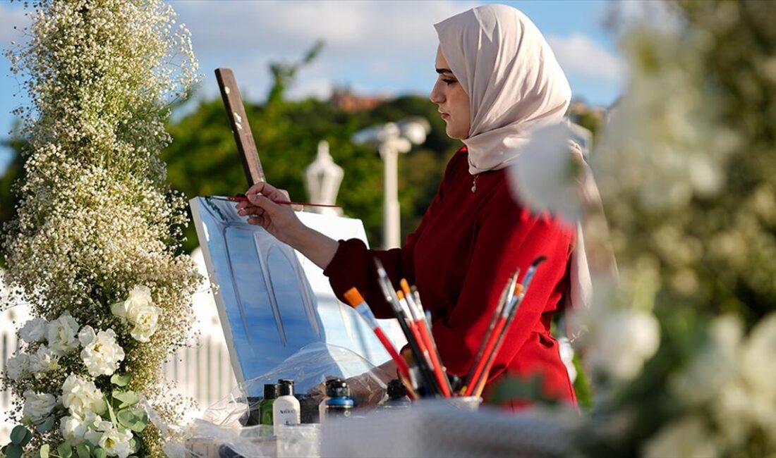 Sosyal medyada gördükten sonra merak saldığı düğün ressamlığını 2 yıldır