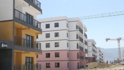 Hatay'ın merkez Antakya ilçesinde, inşaat çalışmalarının yüzde 65'i tamamlanan 4