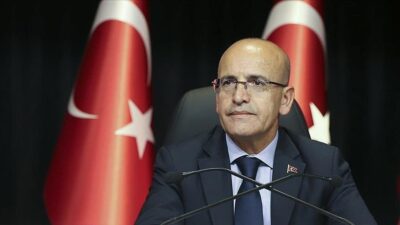 Hazine ve Maliye Bakanı Mehmet Şimşek, dış ticarette dengelenmenin belirginleştiğini