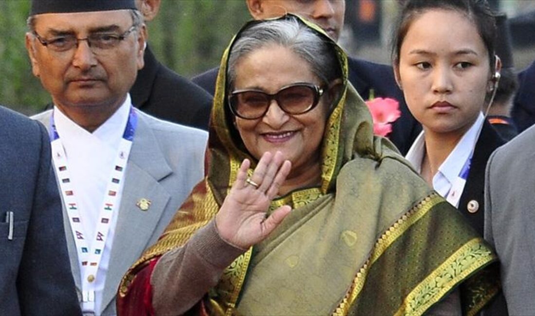 Hindistan Dışişleri Bakanı Subrahmanyam Jaishankar, Bangladeş'te ordunun başbakanlıktan istifasını açıkladığı