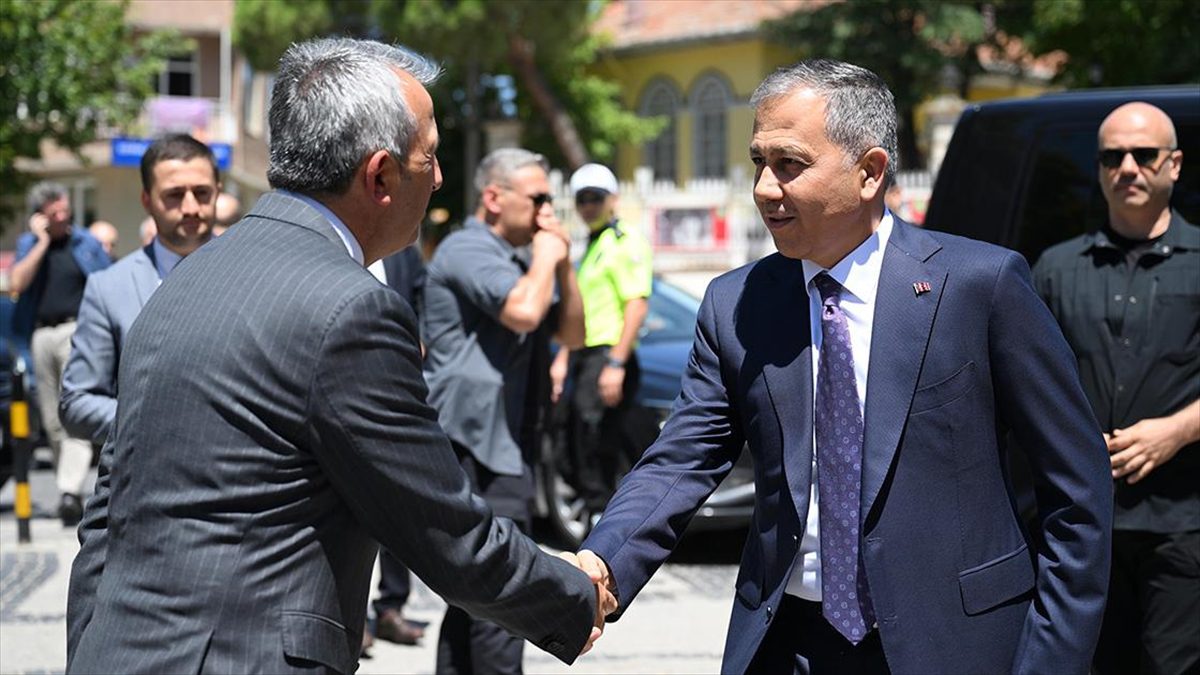 İçişleri Bakanı Ali Yerlikaya, Edirne Valiliğine ziyarette bulundu.