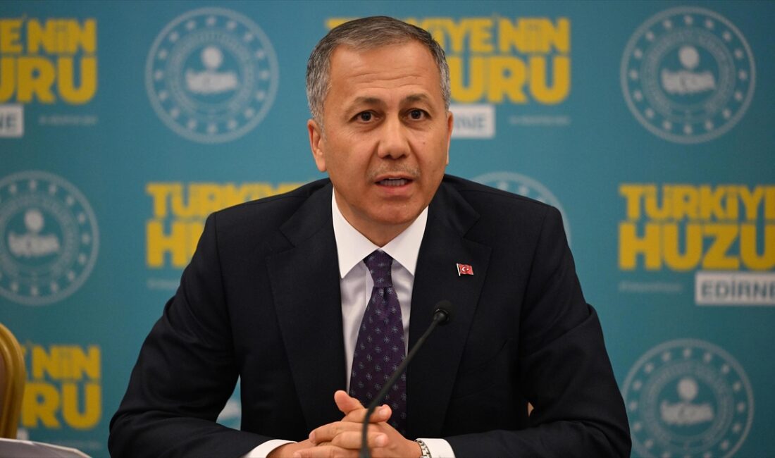 Bakan Yerlikaya, "İçişleri Bakanlığı, hem Kara Vatan'da hem Mavi Vatan'da
