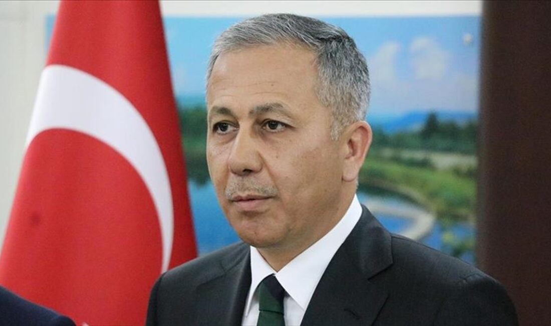Göç İdaresi Başkanlığı, İçişleri Bakanı Ali Yerlikaya'nın adresinde "iki yabancı