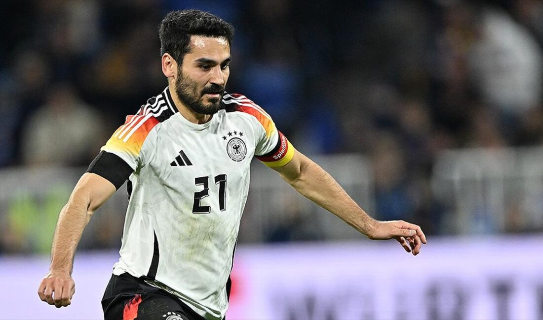 İspanya ekibi Barcelona'nın Türk asıllı Alman futbolcusu İlkay Gündoğan, milli