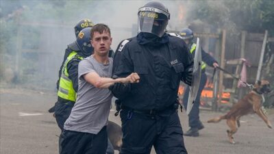 İngiltere'nin Southport kentinde gerçekleştirilen bir saldırı sonucu aşırı sağdan esinlenen