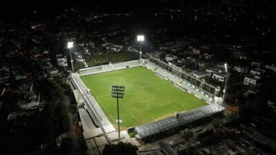 Işıklandırılma çalışması tamamlanan Bodrum İlçe Stadı'nda aydınlatma denemeleri gerçekleştirildi.