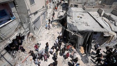 İsrail askerlerinin, işgal altındaki Batı Şeria'nın Tulkerim kentindeki hava saldırısında