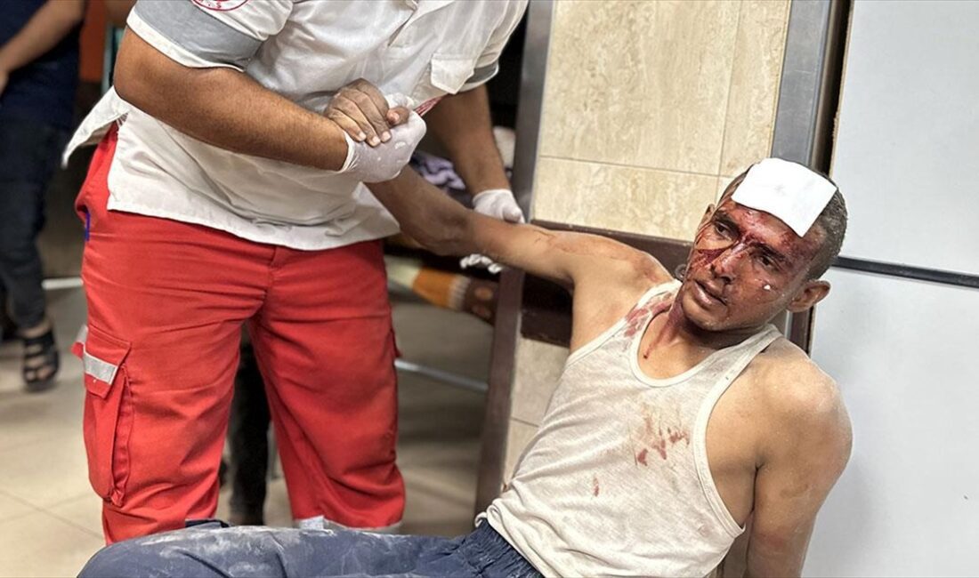 İsrail askerlerinin, işgal altındaki Batı Şeria'nın Tulkerim kentinde otomobile düzenlediği