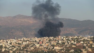 İsrail ordusu Lübnan'ın güneyindeki farklı noktalara saldırılar düzenlediğini duyurdu.