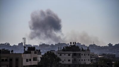 İsrail'in Gazze Şeridi'nin farklı bölgelerine düzenlediği saldırılarda 27 Filistinlinin hayatını