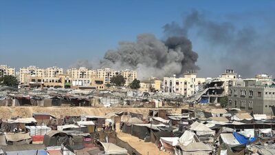 İsrail ordusunun, kuzeydeki Gazze ile güneydeki Han Yunus kentlerine düzenlediği