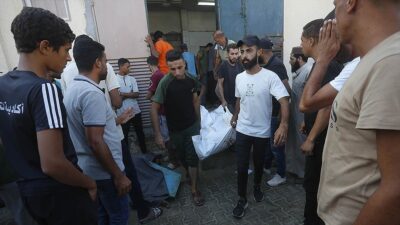 İsrail'in Gazze Şeridi'nin orta kesiminde bulunan Deyr el-Belah'ta bir eve