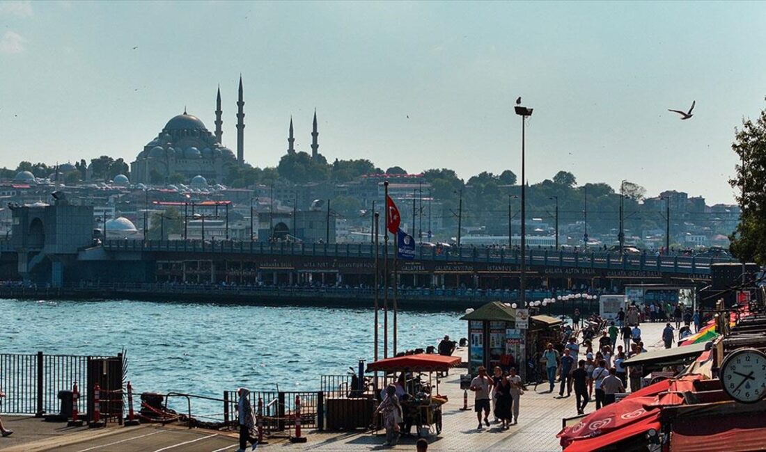İstanbul'da gece boyunca etkili olan sıcak hava ve yüksek nem