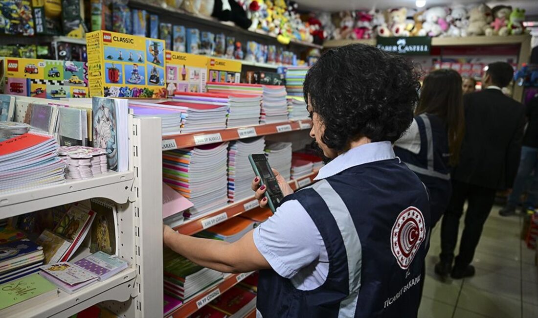 Ticaret Bakanlığı ekipleri okul alışverişlerinin yapıldığı başta zincir marketler ve