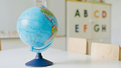 İtalya'da hırsızlık için girdiği evde kitaba dalıp yakalanan zanlıdan Hindistan'da