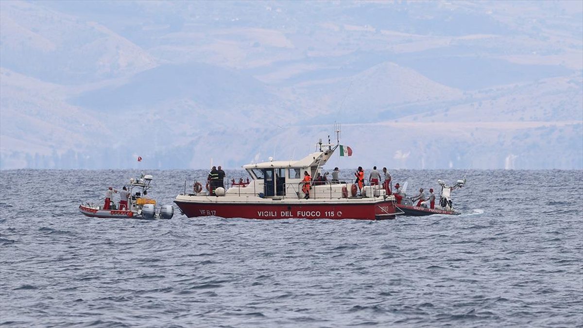 İtalya'nın Sicilya Adası'nın kuzey sahilindeki Porticello açıklarında 19 Ağustos'ta yatın