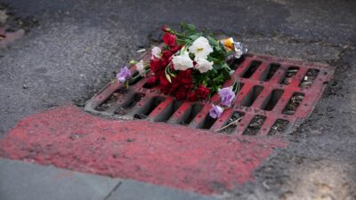 İZMIR (AA) – Olayın yaşandığı Alsancak Enver D&uuml;ndar Başer Sokak’ta