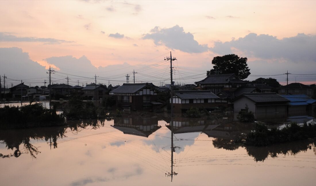 Japonya'nın Kagoshima bölgesinde yaklaşan Şanşan Tayfunu nedeniyle acil durum alarmı