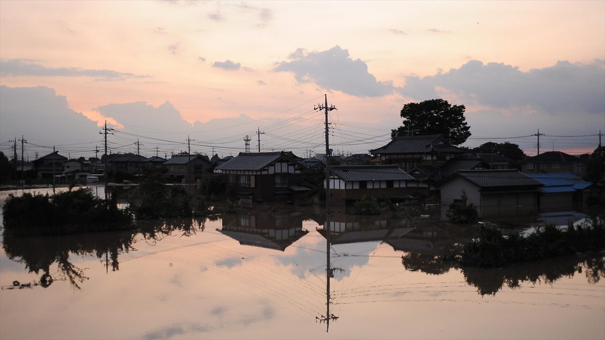 Japonya'nın Kagoshima bölgesinde yaklaşan Şanşan Tayfunu nedeniyle acil durum alarmı