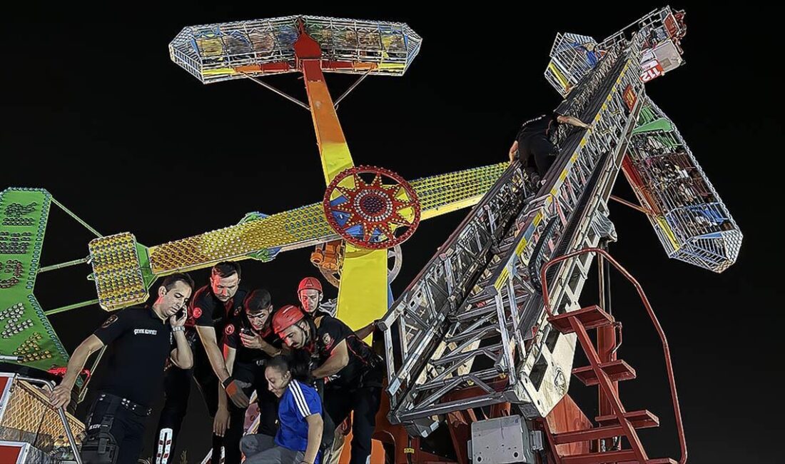 KAHRAMANMARAŞ (AA) – Atatürk Parkı’ndaki fuar alanında kurulan lunaparktaki ranger