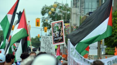 Kanada Başbakanı Justin Trudeau'nun başkanı olduğu Liberal Partiden 52 kişi,