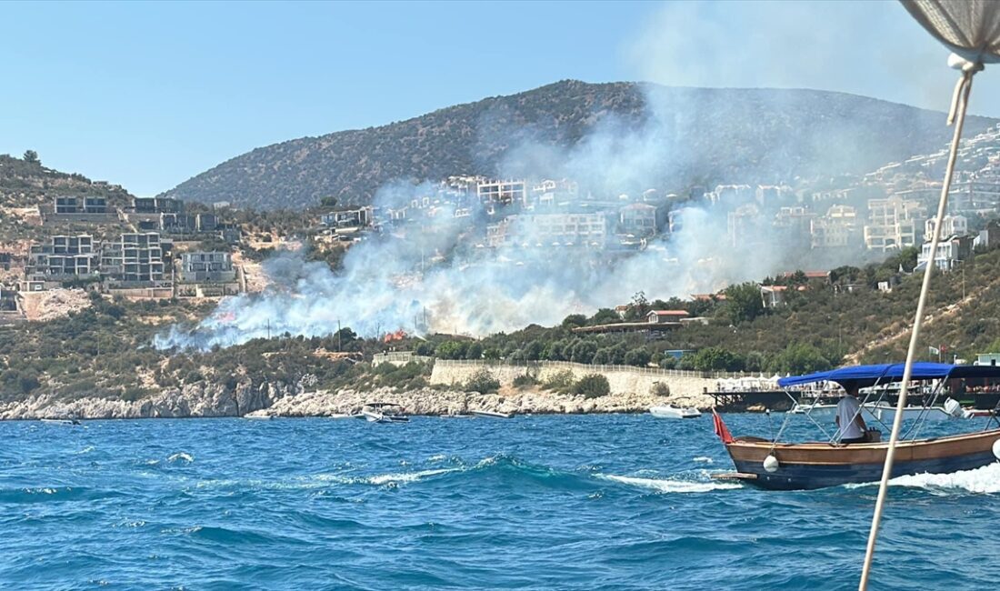 ANTALYA (AA) – Kaş’ta makilik alanda çıkan yangın kontrol altına