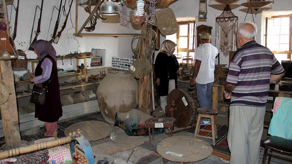 Kayseri'de, Yamula Barajı'nın suları altında kalan Kuşçu beldesinden toplanan yaklaşık