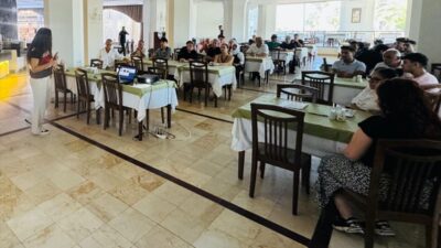 ANTALYA (AA) – Kemer’de otel personeline madde bağımlılığı eğitimi. Antalya’nın