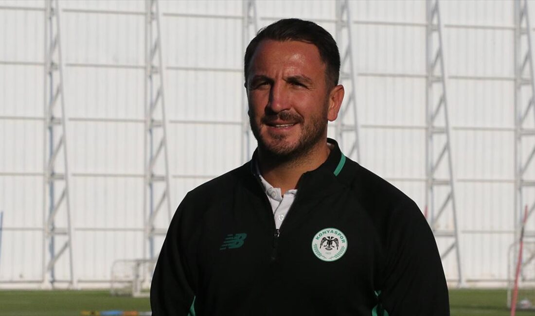 Trendyol Süper Lig ekiplerinden TÜMOSAN Konyaspor'da teknik direktör Ali Çamdalı,