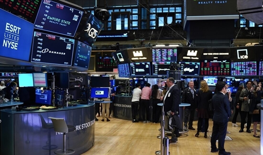 ABD'de resesyon endişesinin artması Asya piyasalarında, tarihi bir düşüşün yaşanmasına