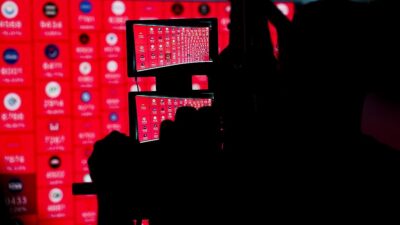 MOSKOVA (AA) – ABD ekonomisinde resesyon endişesi nedeniyle pazartesi sert