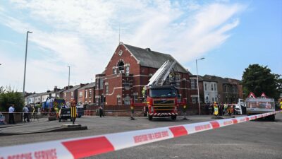 Londra'da eylem yapan 100'ün üzerinde aşırı sağcı gözaltına alındı.