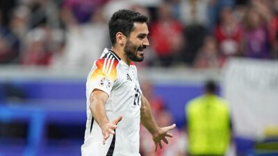 İngiltere Premier Lig ekibi Manchester City, İspanya'nın Barcelona takımından eski