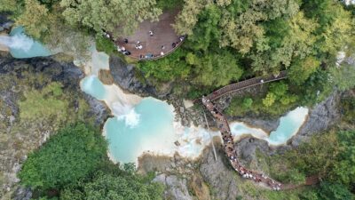 Giresun'daki Göksu Deresi'nde büyüklü küçüklü dört gölden oluşan Mavigöl, her