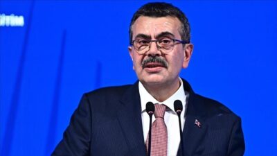 Milli Eğitim Bakanı Yusuf Tekin, oyun platformu Roblox'un ve sosyal