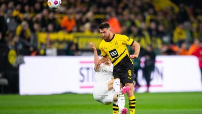 Almanya Bundesliga ekiplerinden Borussia Dortmund forması giyen milli futbolcu Salih